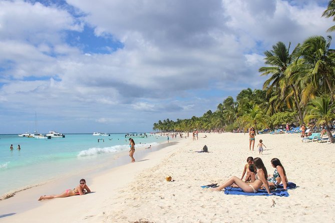 Saona Island Excursion by Catamaran and Speedboat - Bayahibe and the first look at the Caribbean