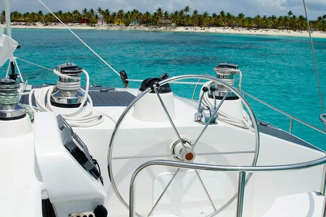 Saona Island small group and relax - luxury catamaran - Lunch on the catamaran is part of the value
