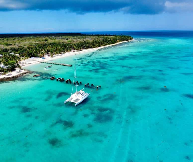 Saona island - Small group tour - Luxury catamaran - The relaxed sail back to Bayahibe