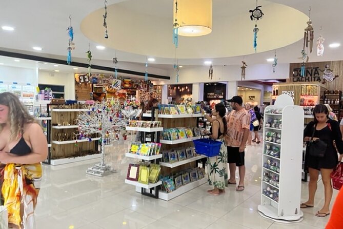 Shopping Tour Punta Cana Larimar Chocolate Cigar Factory souvenir - Shopping for Larimar, amber and local crafts