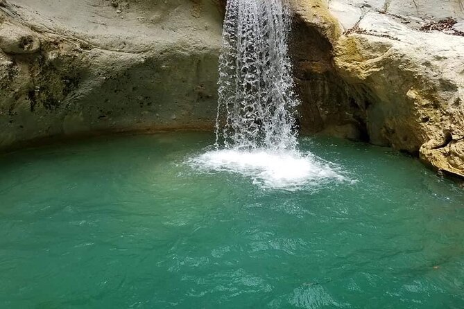 Shore excursion 7 waterfalls &5 zip lines amber cove & Taino bay - Key points at a glance