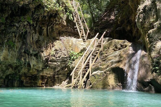 Shore excursion 7 waterfalls &5 zip lines amber cove & Taino bay - The 30-minute jungle hike is part of the price