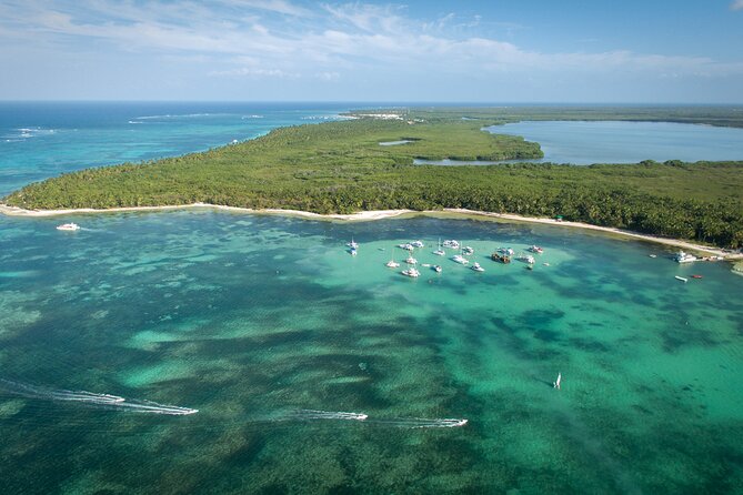 Small Group Punta Cana Snorkeling with Premium Open Bar - Why the 27-person limit matters on a large catamaran