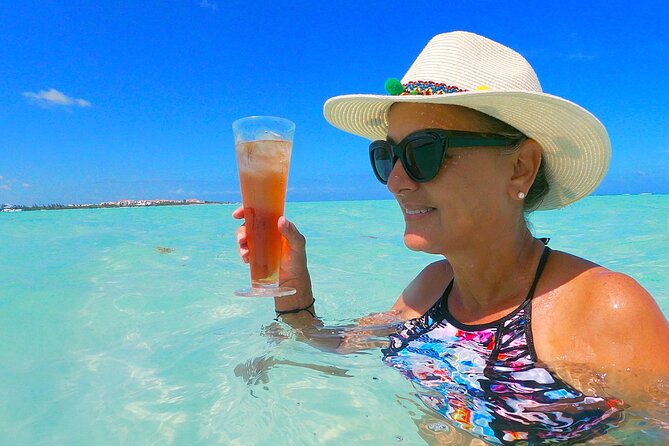 Snorkel & Sandbar on Private Searay Yacht 25ft in Cap Cana Marina ,Punta Cana - Juanillo’s sandbar natural pool