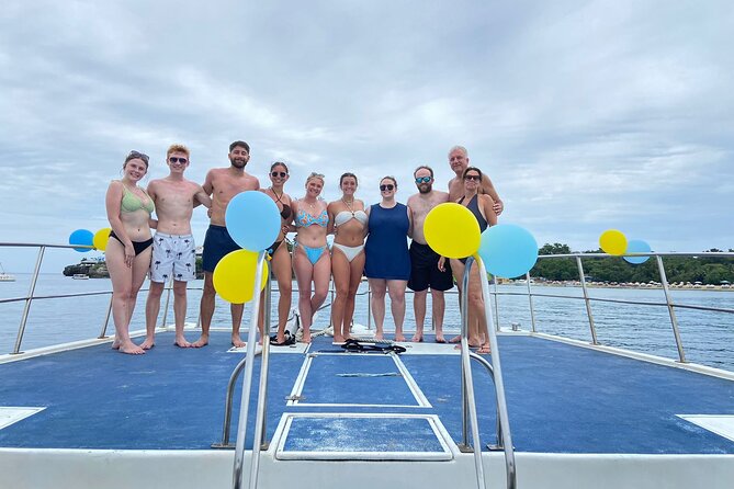 Sosua Party Boat - Snorkeling + Snack +BBQ Food and Drinks - BBQ, tropical drinks, and the party mood