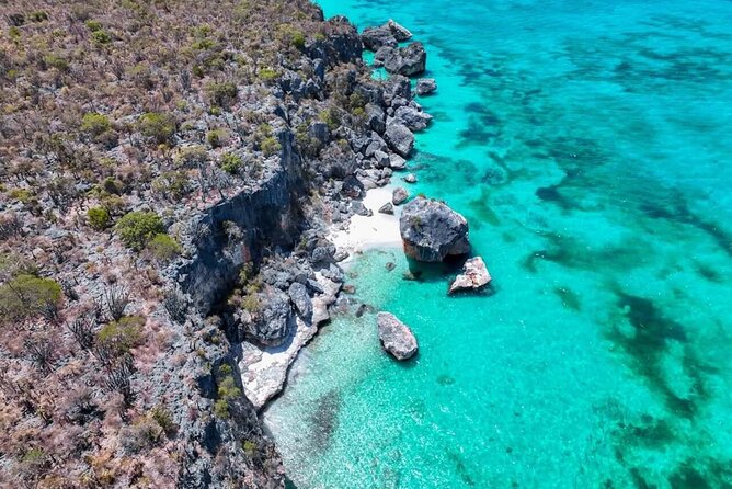 Southern VIP Route + Aguilas Bay: All Inclusive 2-Day Tour - Starting before sunrise in Barahona