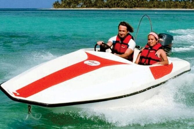 Speedboats and Parasailing Combo - The party cruise atmosphere