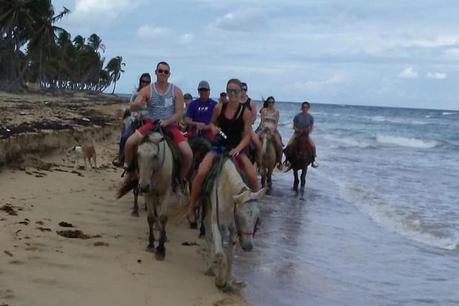 Sunset beach horsebackriding Punta Cana - What the three-hour outing is really worth