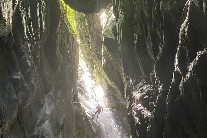 Trekking/rappelling waterfalls in Dominican Republic - A Dominican breakfast stop in Los Cacaos