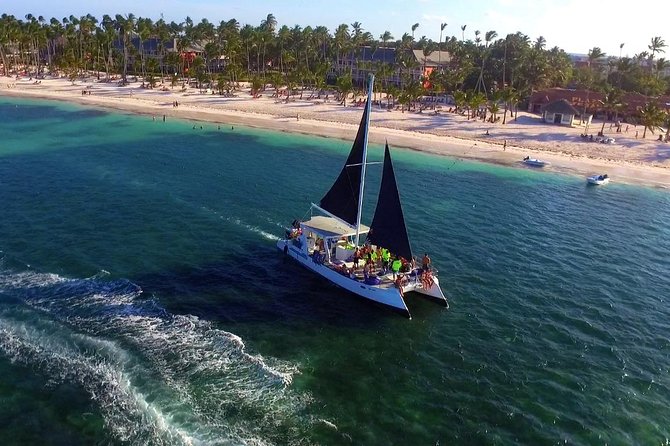 Up to 15 passengers Private Catamaran Sailing from Punta Cana - The Natural Pool stop