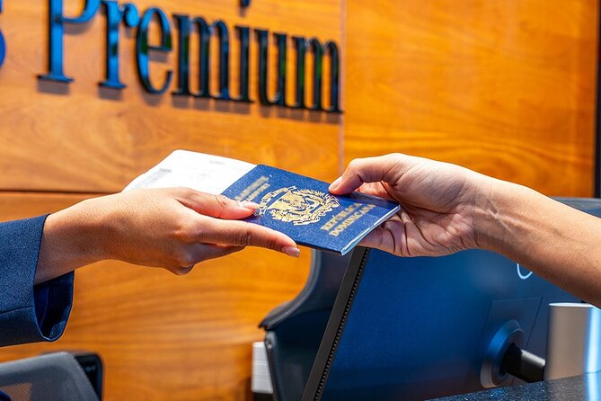 VIP Arrival VIP Lounge & Fast Track – SDQ Airport - Staff service and the human side