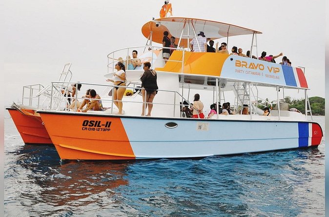 VIP Party Boat & Snorkeling - The natural pool and the meeting of two seas
