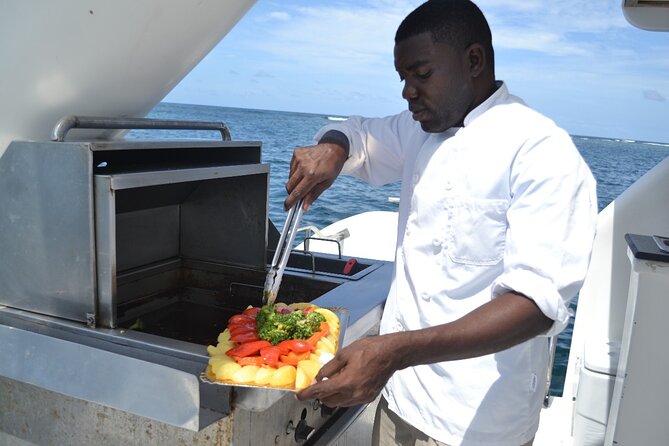 VIP Premium Yacht -Party Boat-Brunch - Open bar, music, and the social side