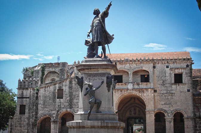 Walking Tour from Santo Domingo City - Group size, transport, and the walking question