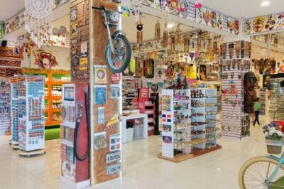 World Mart Souvenirs Store – Free Pick-up / Drop-off