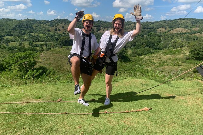 Zip line with 7 waterfall - Lunch with Dominican flavors