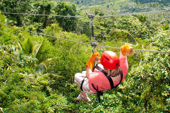 Zipline Adventure in El Limón - Rain, drinks, and comfort on the course